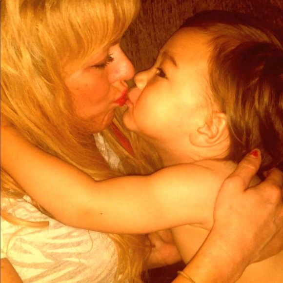 Meet your Posher, Kelley - Picture 2 of 8